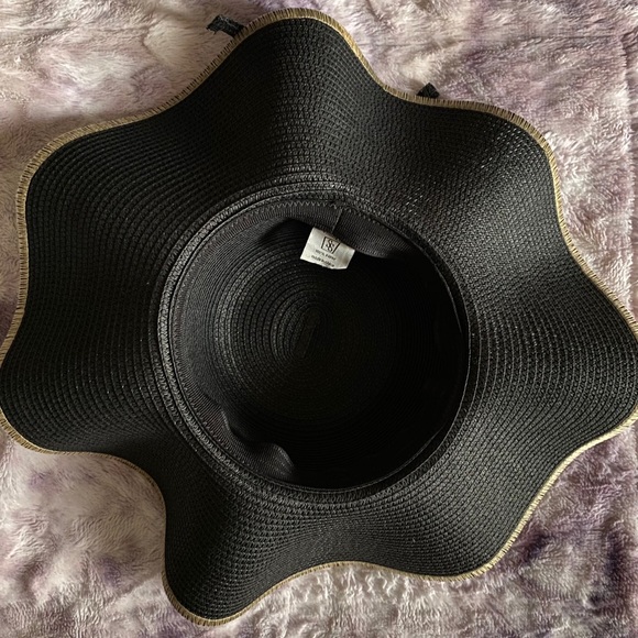 Wavy Sun Hat - Picture 3 of 5